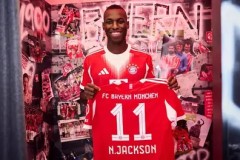 西甲焦点：西班牙人主场连胜与巴伦西亚客场困境对比