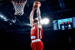 NBA季后赛半决赛：勇士快船激战正酣